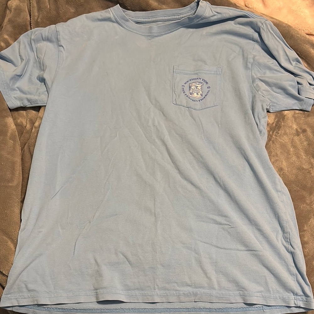 Men's Light Blue Graphic T-Shirt
